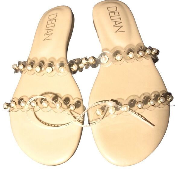 NWT Deltan Hollie Scallop Pearls Embellished Flats Sandals Size: 7.5 - Picture 1 of 1